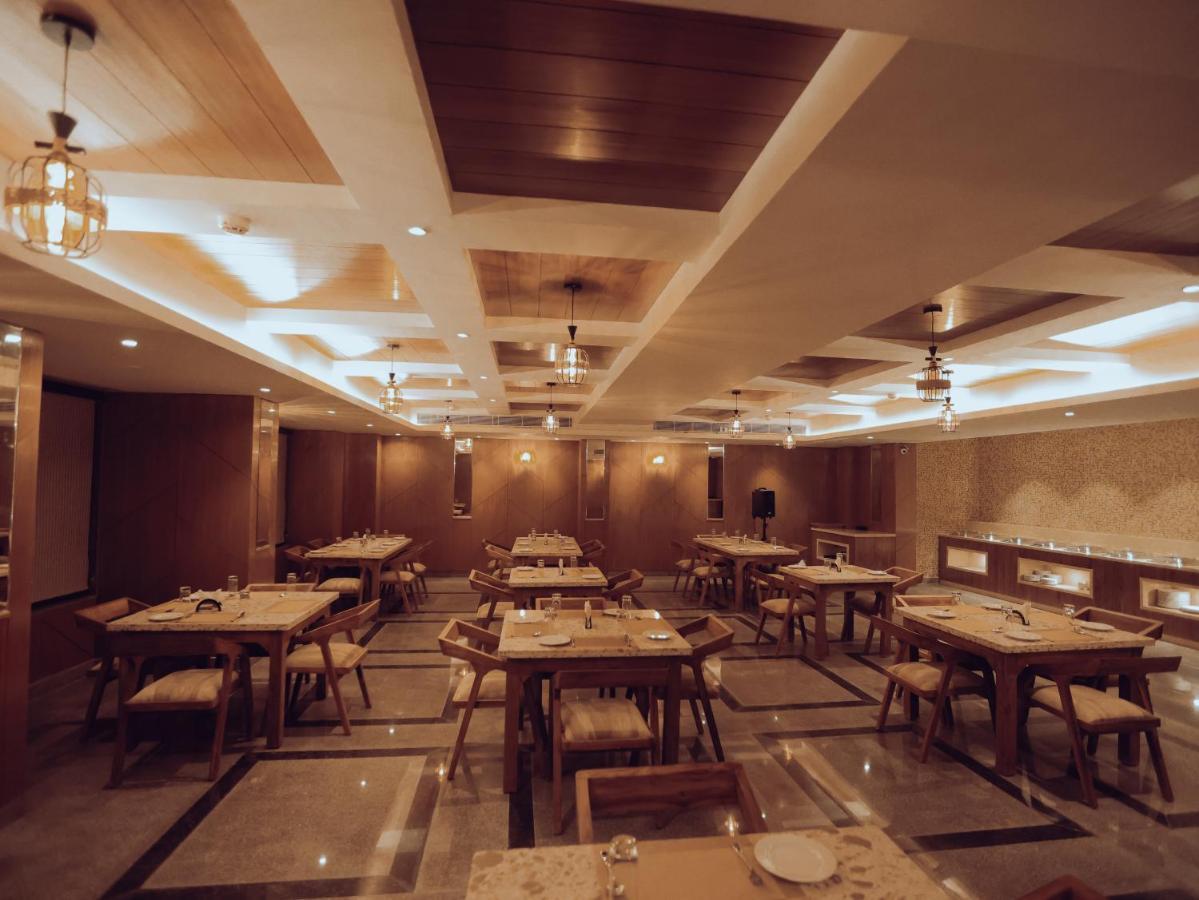 Clarks Inn Express, Ντεχραντούν Εξωτερικό φωτογραφία