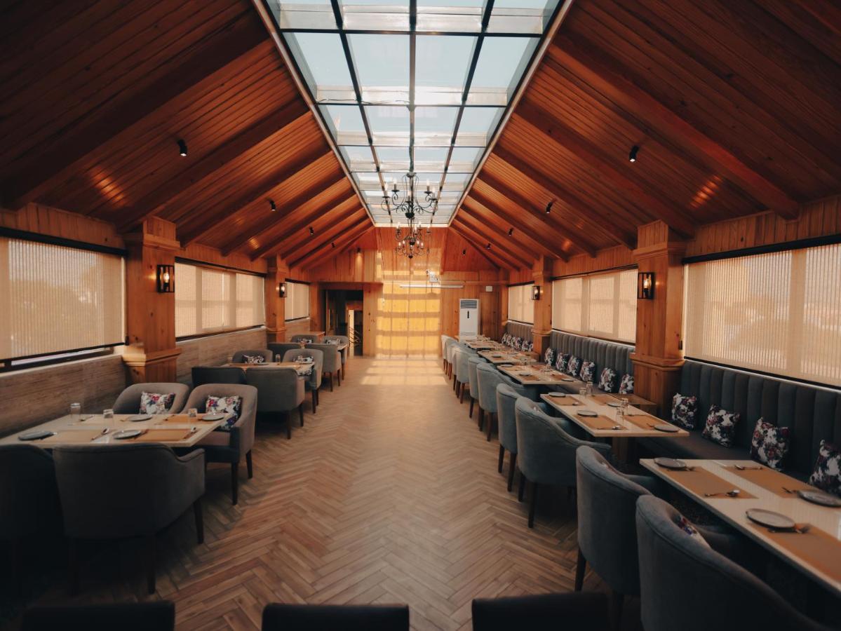 Clarks Inn Express, Ντεχραντούν Εξωτερικό φωτογραφία