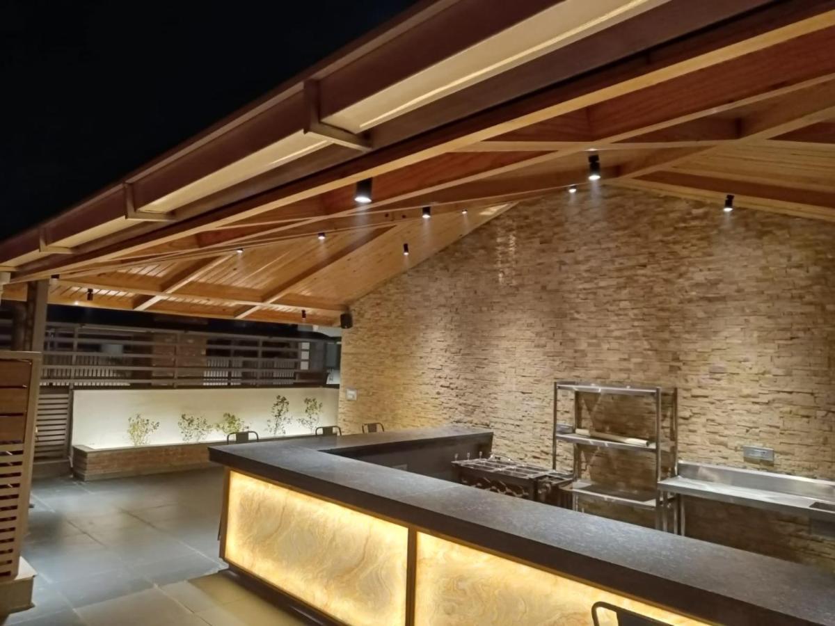 Clarks Inn Express, Ντεχραντούν Εξωτερικό φωτογραφία